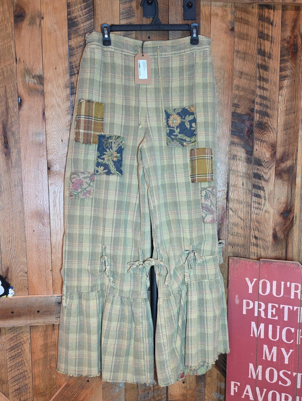 190p A Rare Bird Reversible Strawberry Pant